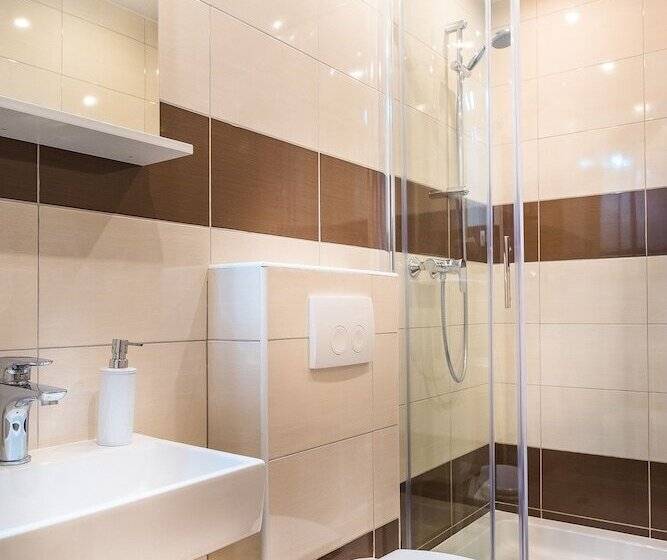 Split Oasis Apartments