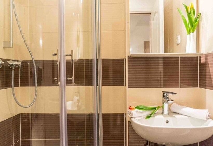 Split Oasis Apartments