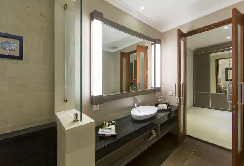 The Banyumas Suite Villa Legian