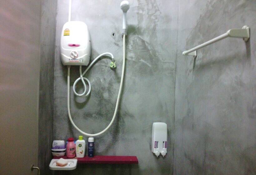 Baan Mook Anda Hostel