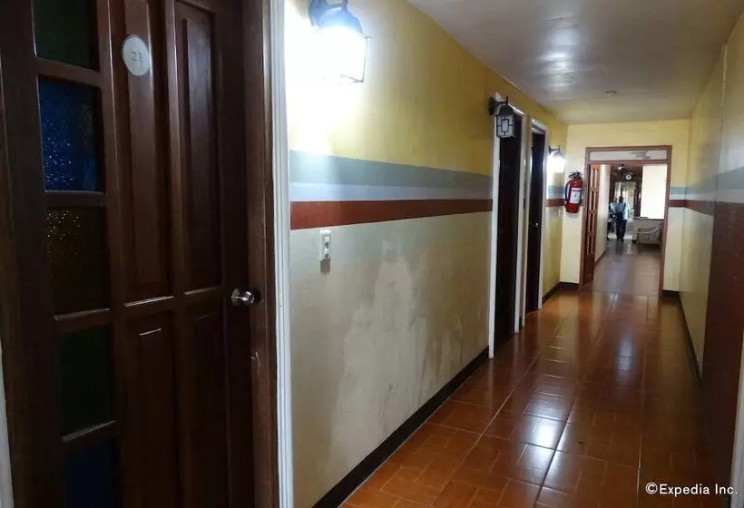 בית מלון כפרי Circon Businessman's Inn