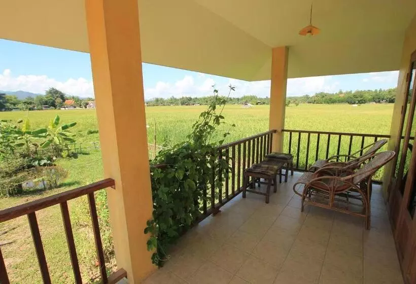 هتل Country Retreat