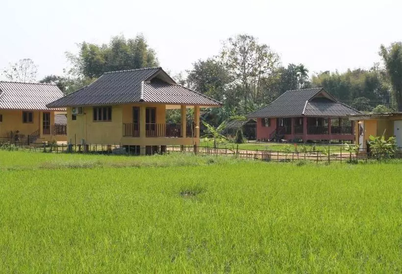 هتل Country Retreat