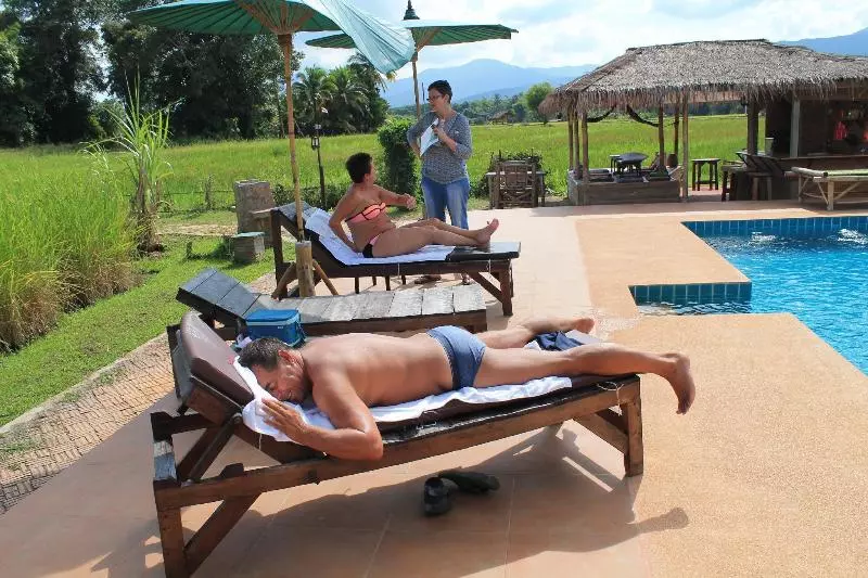 هتل Country Retreat