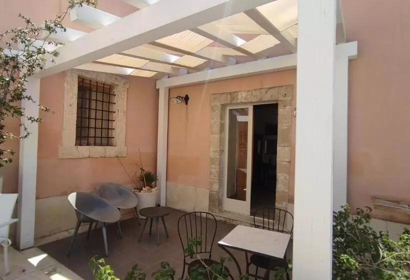 هتل Le Zagare Di Vendicari