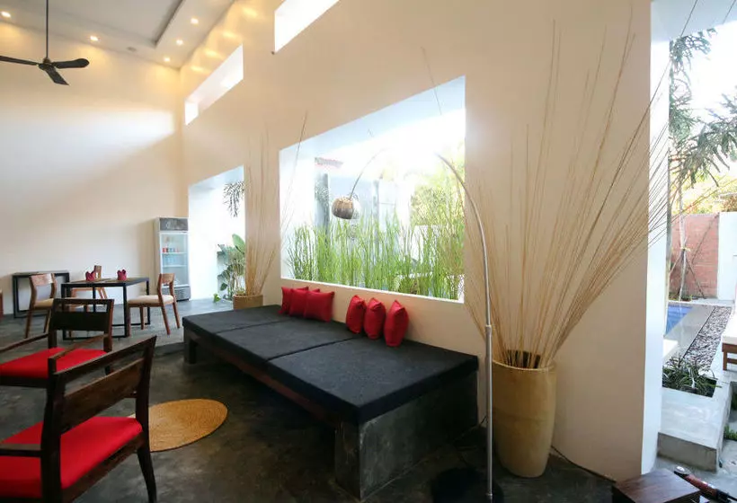 هتل Manjula Villa