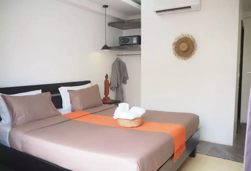 هتل Manjula Villa