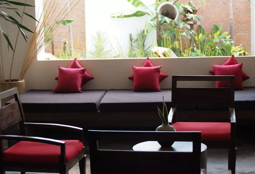 هتل Manjula Villa