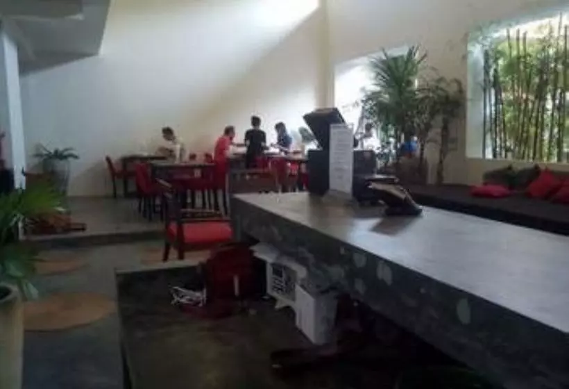 هتل Manjula Villa