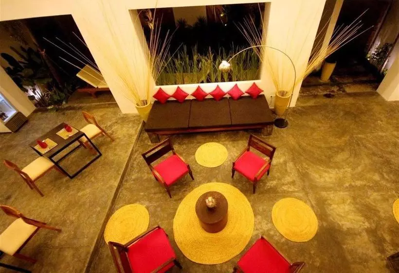 هتل Manjula Villa