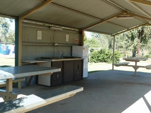 酒店 Narrabri Big Sky Caravan Park
