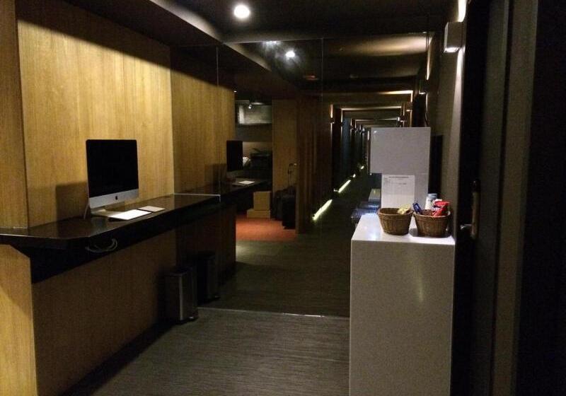 هتل Smile Inn Taipei Main Station