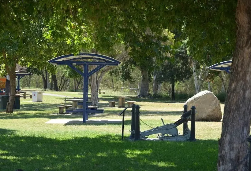 فندق على الطريق Alexander Motor Inn