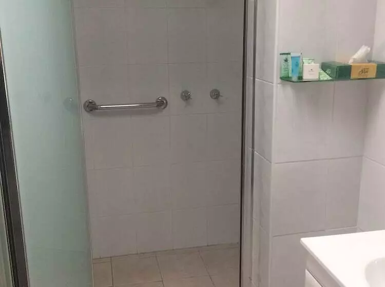 فندق على الطريق Alexander Motor Inn