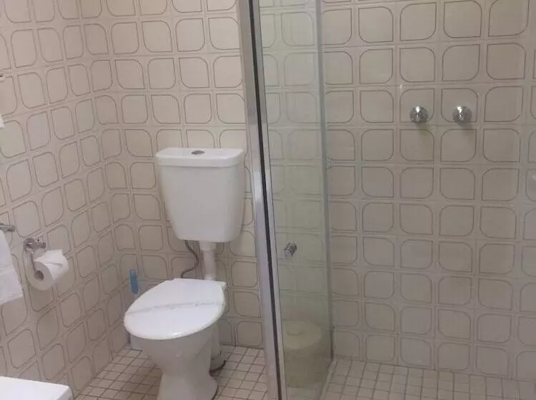 فندق على الطريق Alexander Motor Inn