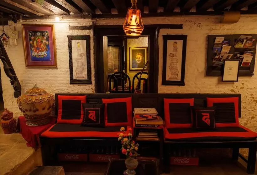 پانسیون Hira Guest House