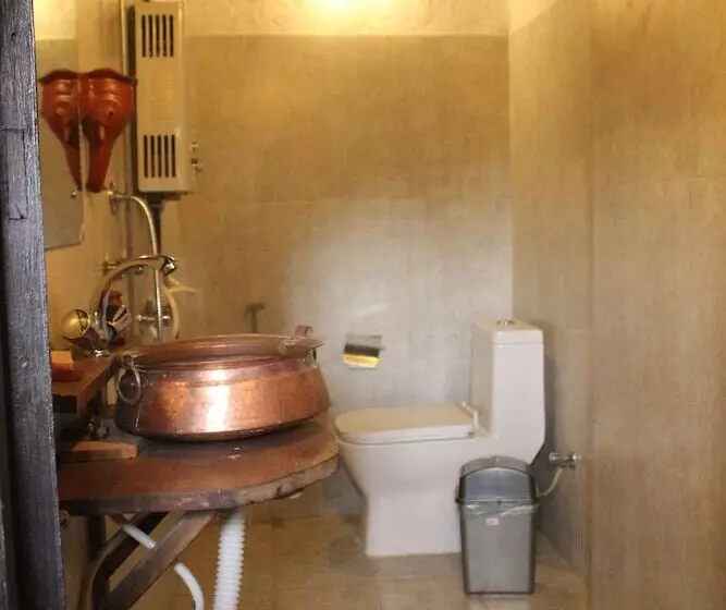 پانسیون Hira Guest House