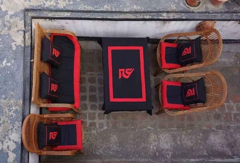 پانسیون Hira Guest House