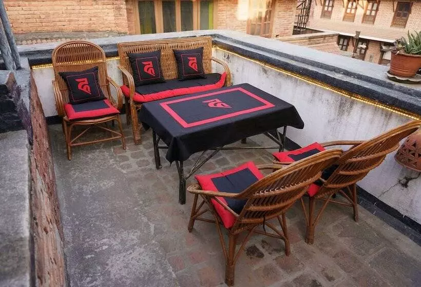 پانسیون Hira Guest House