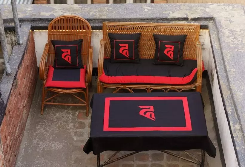 پانسیون Hira Guest House