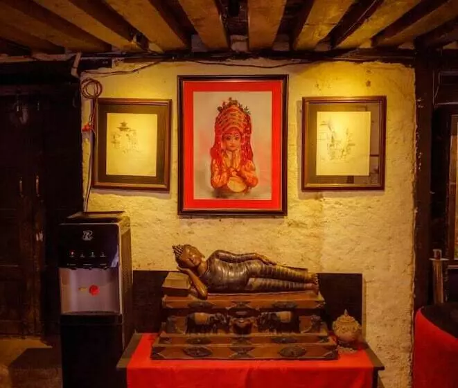 پانسیون Hira Guest House