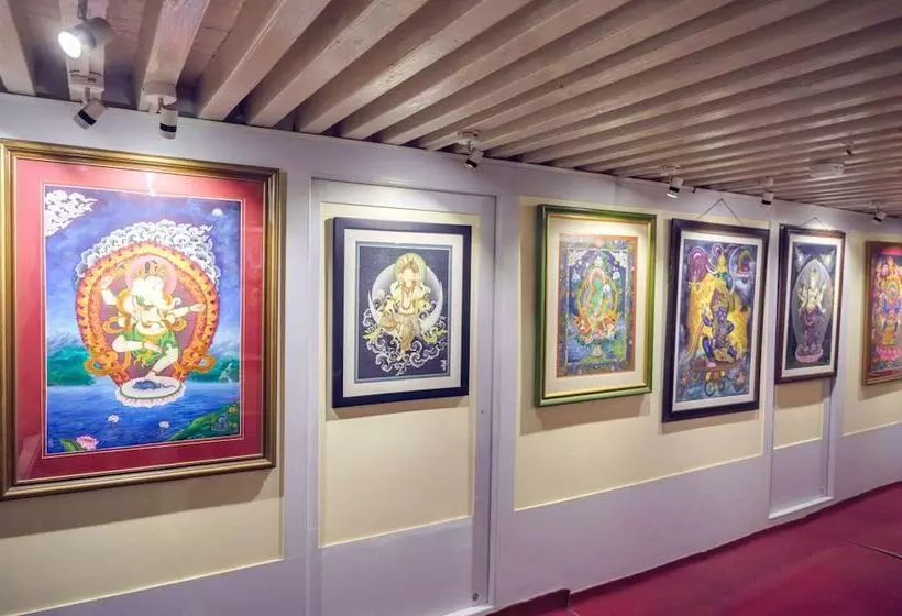 پانسیون Hira Guest House