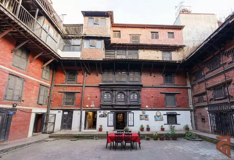 پانسیون Hira Guest House