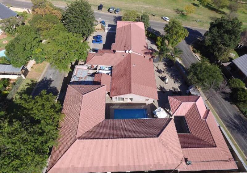 بنسيون Lakeview Boutique Hotel & Conference Center