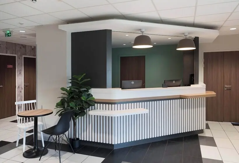 B&b Hotel Laval Ouest
