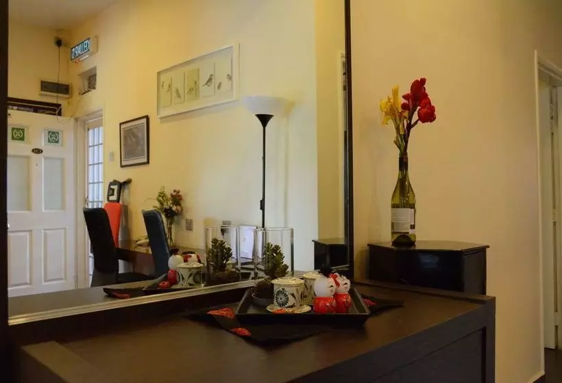 تختخواب و صبحانه Gerard S Place Roomstay