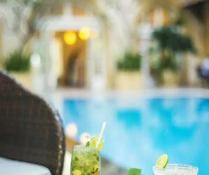 Central Mansions Serviced Apartments