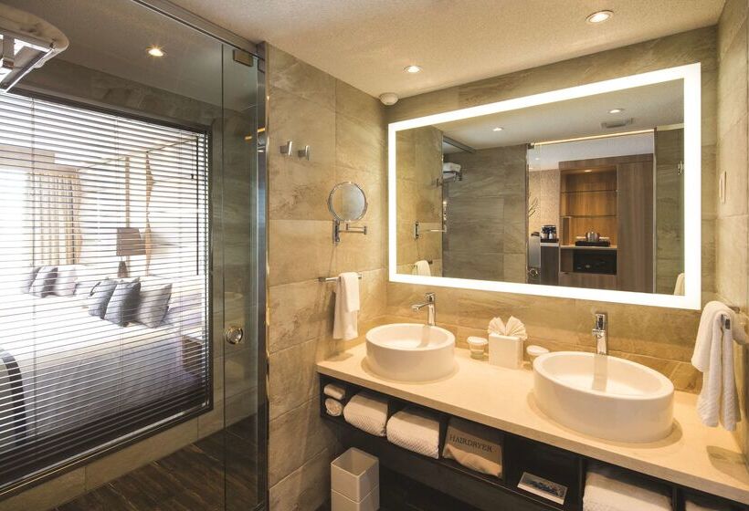 Hilton At Resorts World Bimini