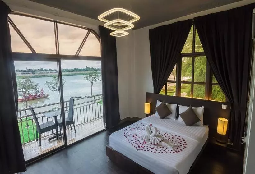 فندق Adore Riverside