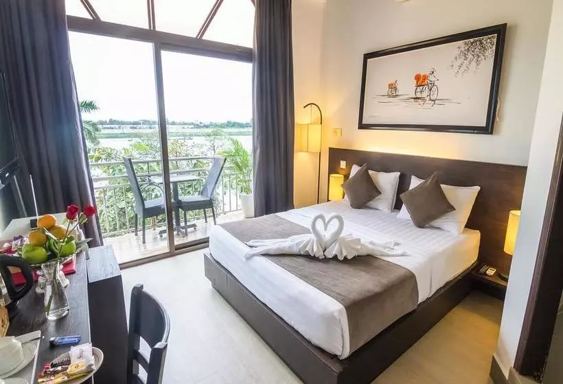 فندق Adore Riverside