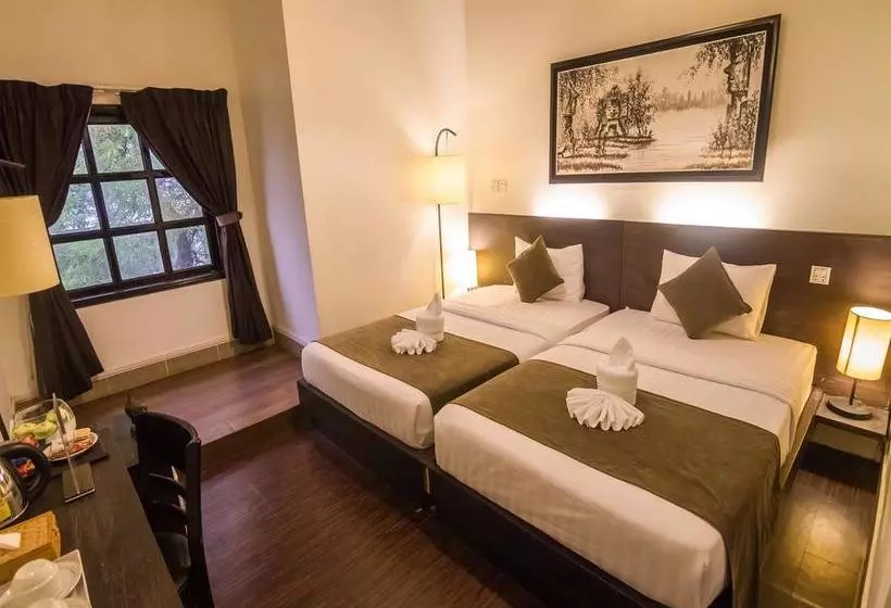 فندق Adore Riverside