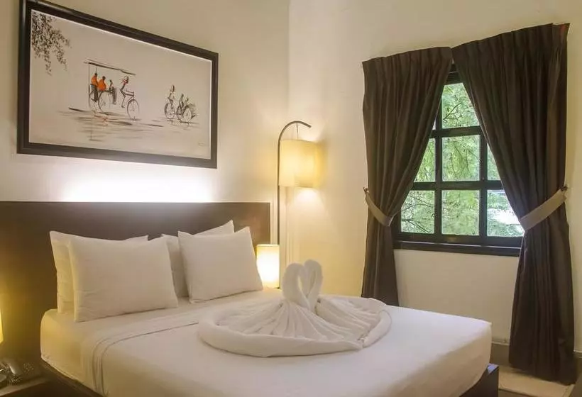 فندق Adore Riverside