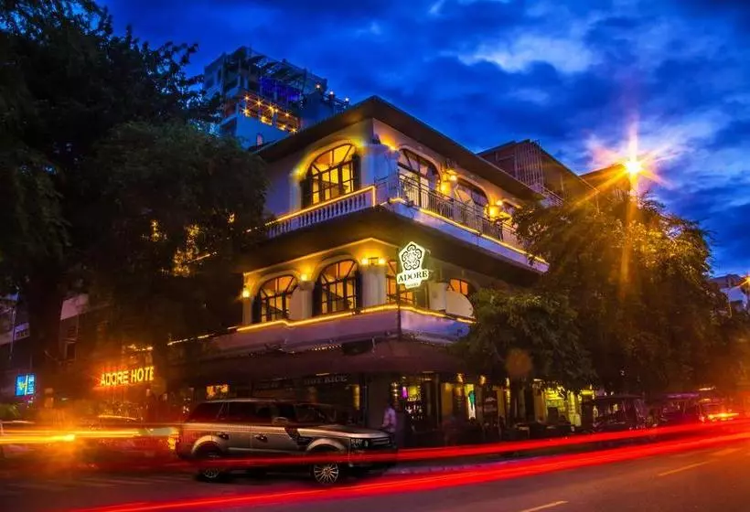 فندق Adore Riverside