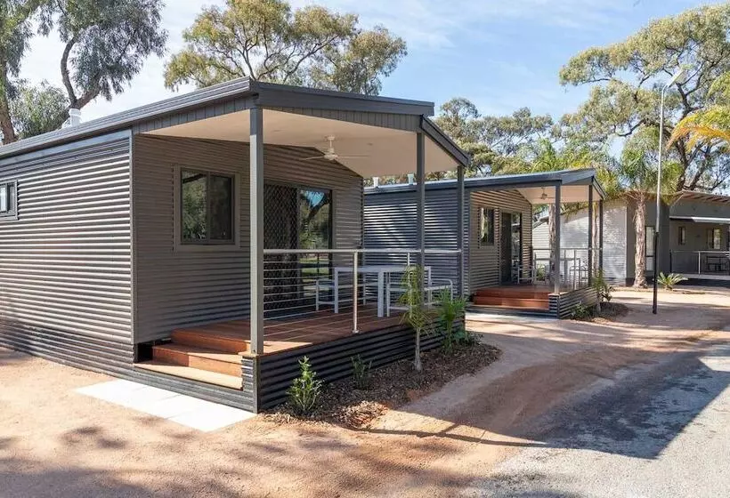 هتل Big4 Renmark Riverfront Holiday Park