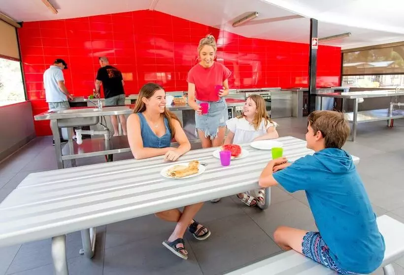 هتل Big4 Renmark Riverfront Holiday Park