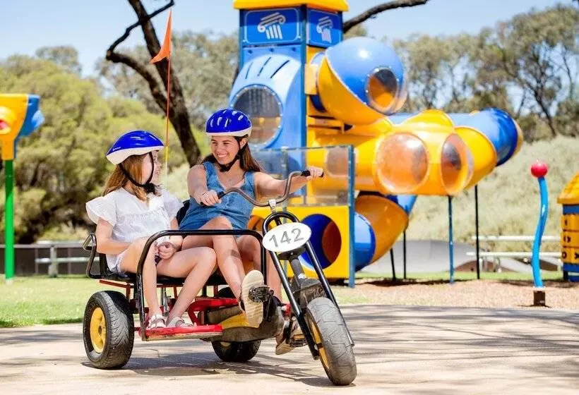 هتل Big4 Renmark Riverfront Holiday Park