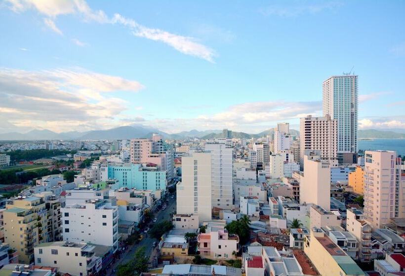 هتل Golden Rain 2