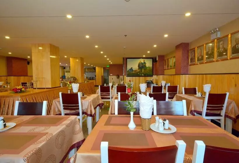 هتل Golden Rain 2