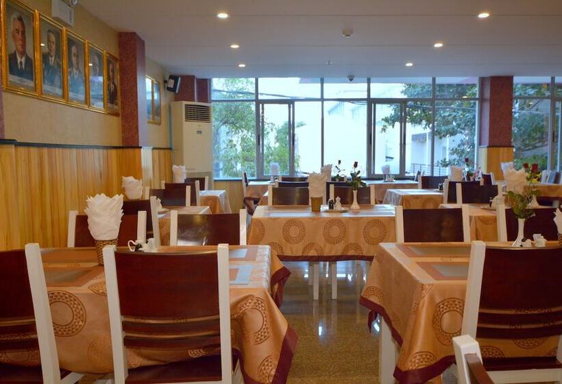 هتل Golden Rain 2