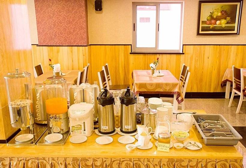 هتل Golden Rain 2