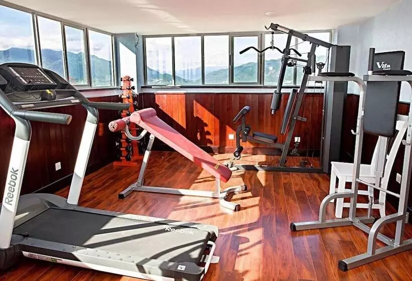 هتل Golden Rain 2