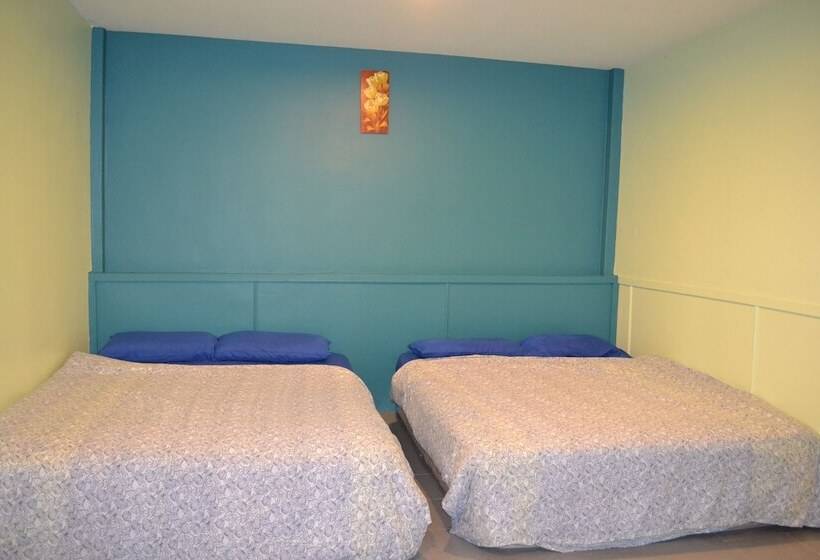 בית מלון כפרי Indah Kuala Terengganu