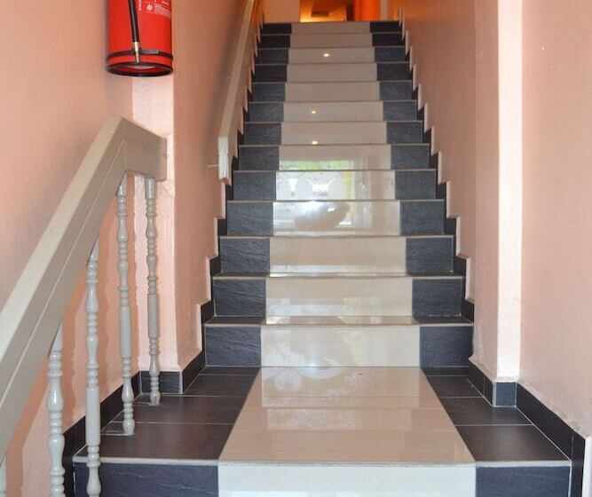 בית מלון כפרי Indah Kuala Terengganu