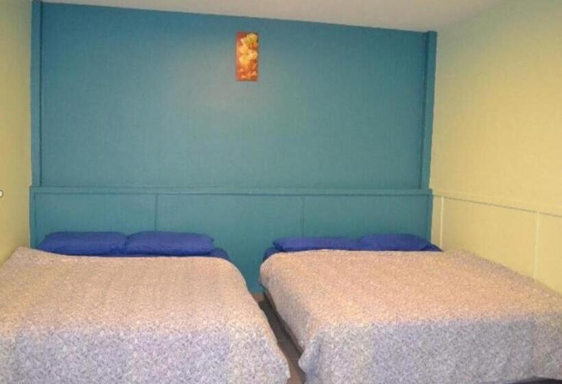 בית מלון כפרי Indah Kuala Terengganu