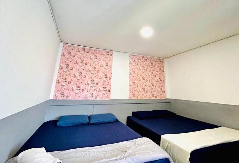 בית מלון כפרי Indah Kuala Terengganu