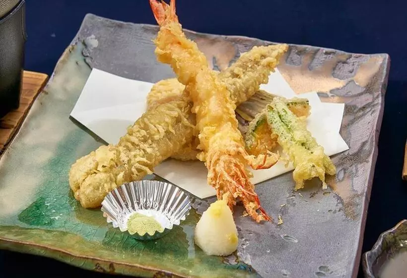 Отель Shinwaka Lodge